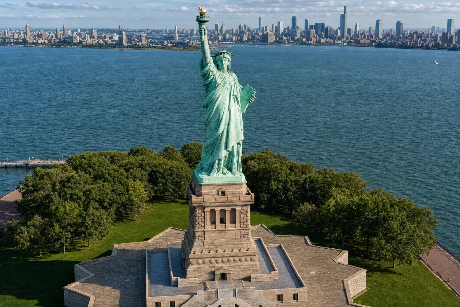 Statue of Liberty in United States — jigsaw puzzle picture